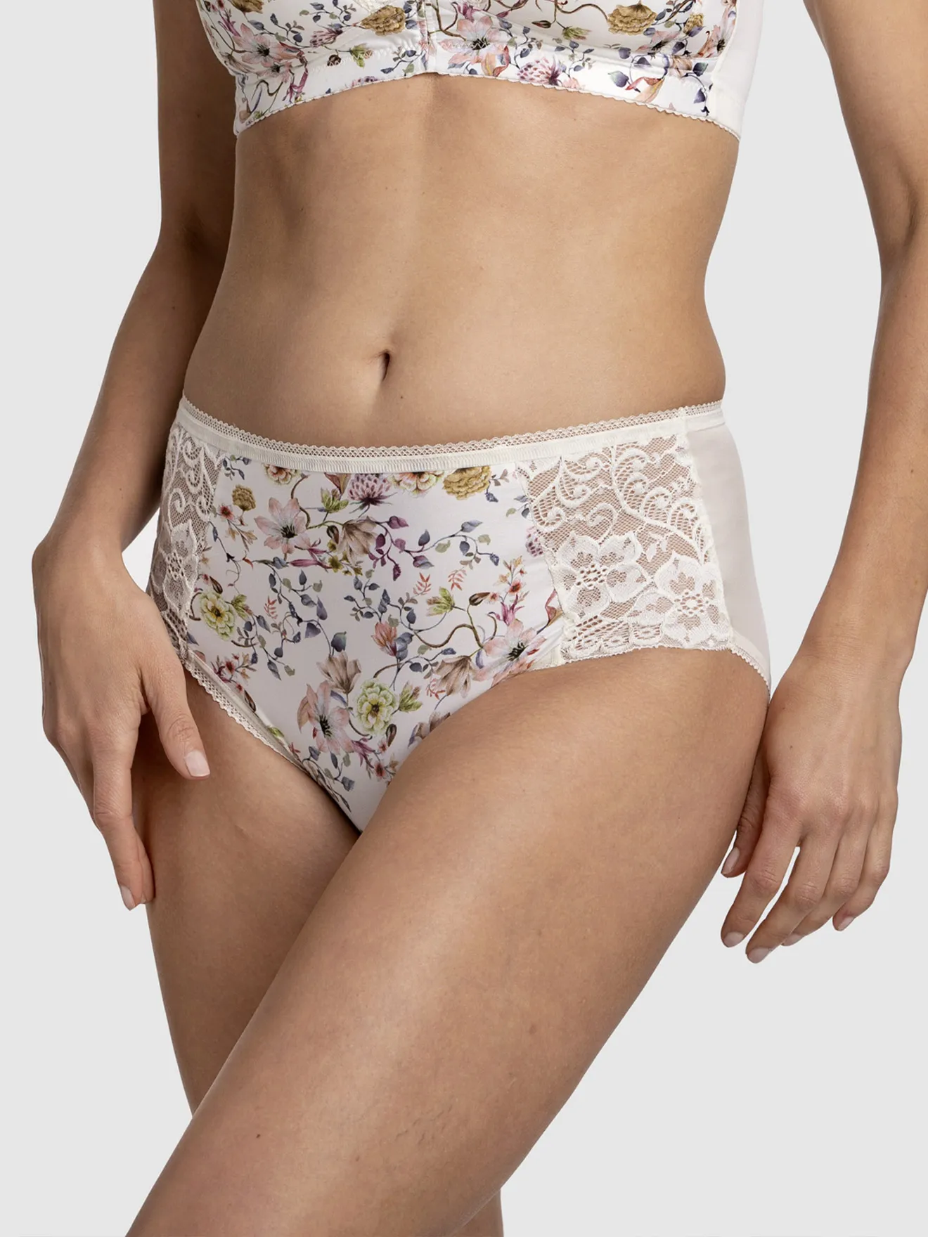 Culotte maxi avec dentelle