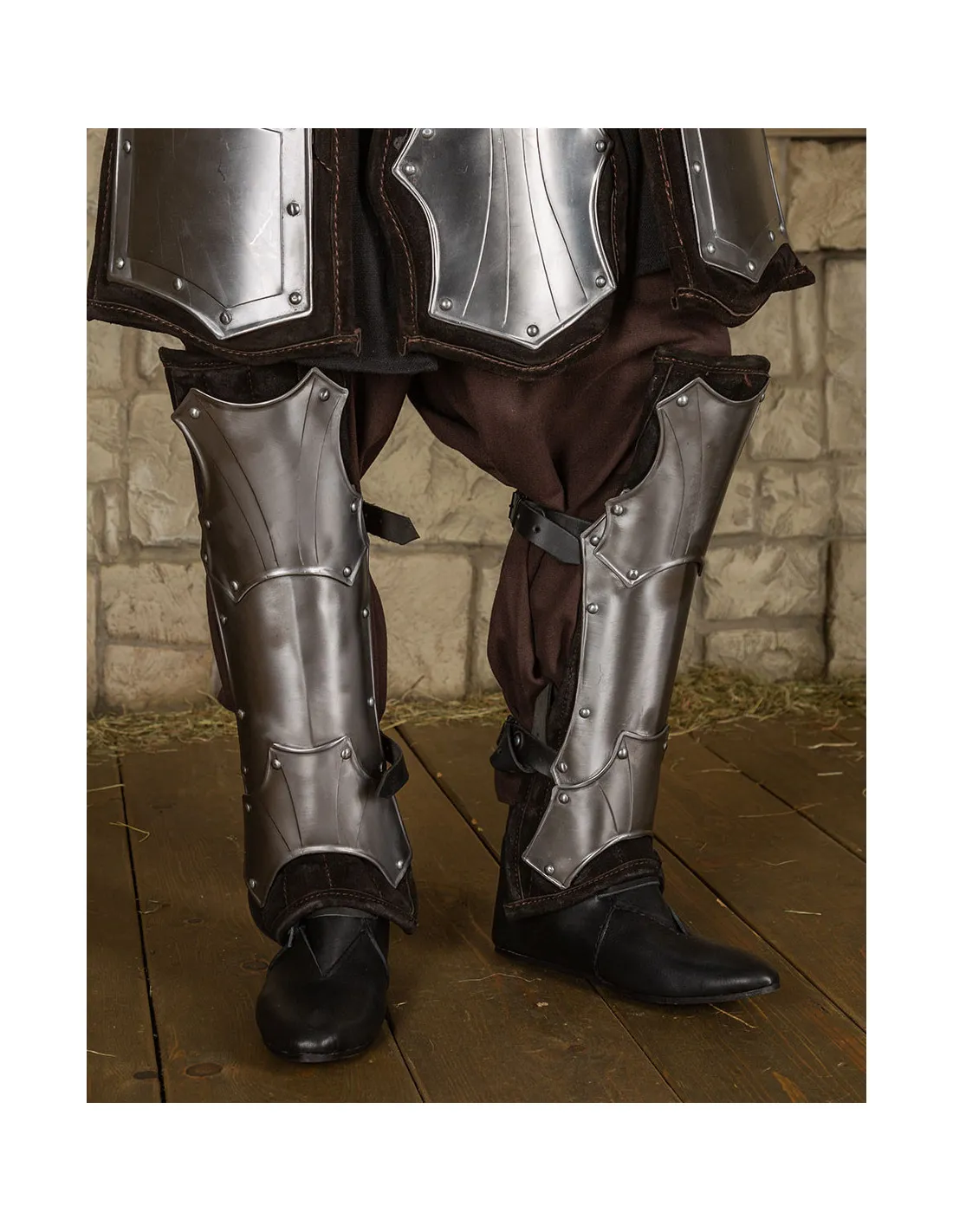 Grèves Fafnir rembourrées médiévales, finition polie ⚔️ Boutique Épées
